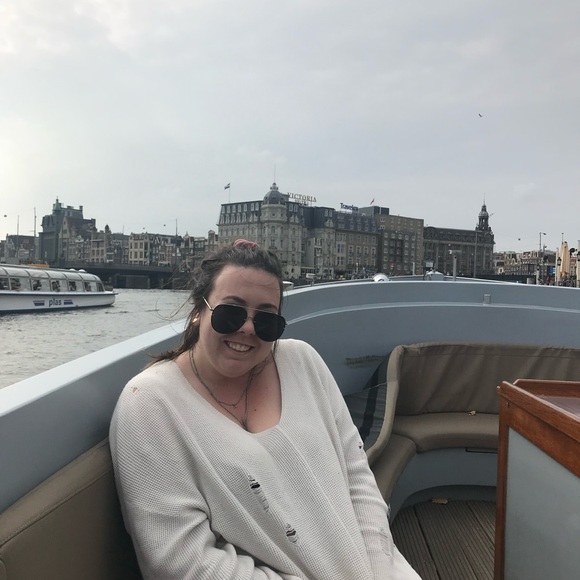 Meet your Posher, Drea - Picture 3 of 4